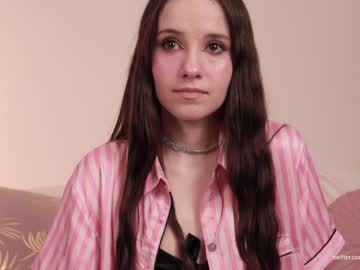 _female_essence_ chaturbate