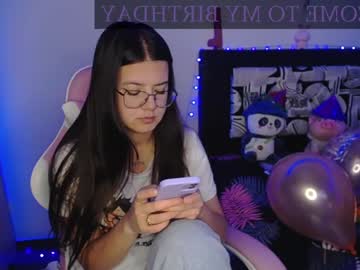 emma_naa chaturbate