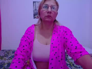 sara211 chaturbate