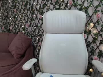 small_emilie chaturbate