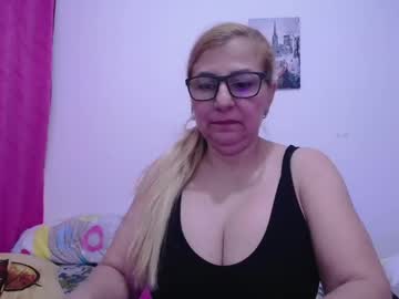 sara211 chaturbate