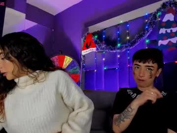 chloe_isabella_ chaturbate