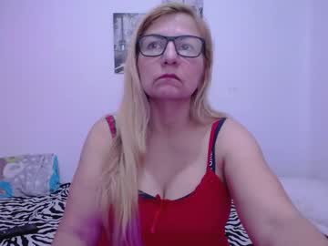 sara211 chaturbate